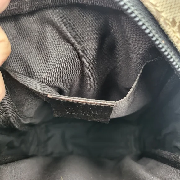 GUCCI GG Supreme Canvas Shoulder Bag..Authentic w/COA.. - Picture 9 of 16